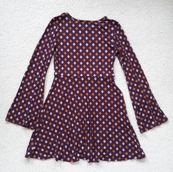 Forever 21 Bell Sleeve Floral Dress - Picture 3 of 5